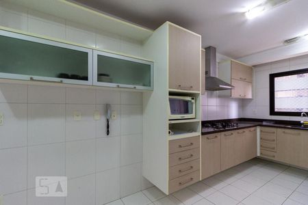 Apartamento à venda com 177m², 4 quartos e sem vaga Apartamento à venda com 177m², 4 quartos e sem vagaCozinha