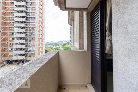 Apartamento à venda com 177m², 4 quartos e sem vaga Apartamento à venda com 177m², 4 quartos e sem vagaVaranda da Suíte 1