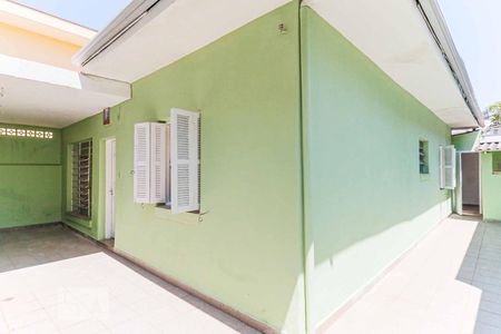 Casa à venda com 300m², 2 quartos e 4 vagas Casa à venda com 300m², 2 quartos e 4 vagasCorredor lateral