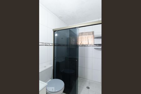Banheiro da suíte de casa à venda com 2 quartos, 250m² em Taboão, Diadema