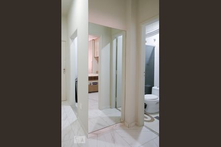 Entrada Banheiro de kitnet/studio para alugar com 1 quarto, 35m² em Tijuca, Rio de Janeiro