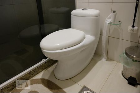 Banheiro de kitnet/studio para alugar com 1 quarto, 35m² em Tijuca, Rio de Janeiro