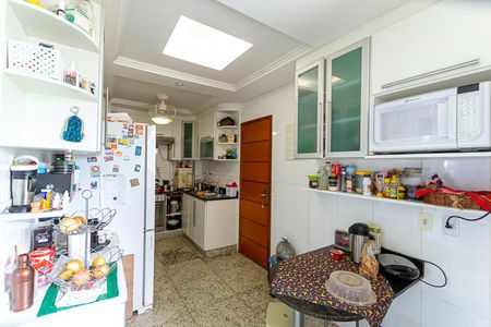 Apartamento à venda com 278m², 6 quartos e 2 vagas Apartamento à venda com 278m², 6 quartos e 2 vagasCozinha
