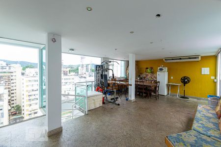 Apartamento à venda com 278m², 6 quartos e 2 vagas Apartamento à venda com 278m², 6 quartos e 2 vagasChurrasqueira