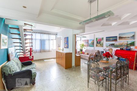 Apartamento para alugar com 278m², 6 quartos e 2 vagasSala