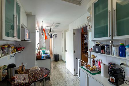 Apartamento à venda com 278m², 6 quartos e 2 vagas Apartamento à venda com 278m², 6 quartos e 2 vagasCozinha