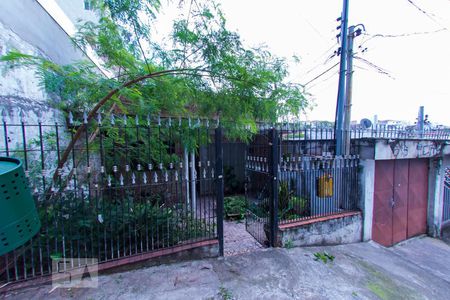 Casa à venda com 137m², 2 quartos e 1 vaga Casa à venda com 137m², 2 quartos e 1 vagaFachada