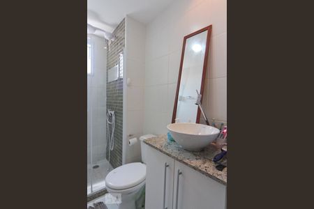 Apartamento à venda com 54m², 2 quartos e 1 vaga Apartamento à venda com 54m², 2 quartos e 1 vagaBanheiro