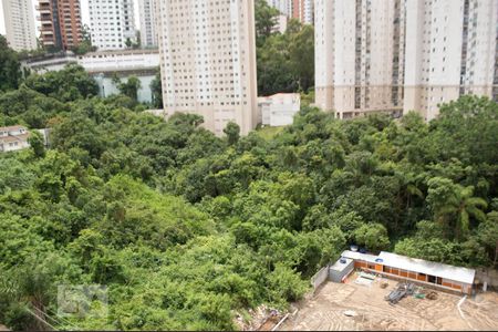 Vista da Varanda de apartamento à venda com 2 quartos, 170m² em Morumbi, São Paulo
