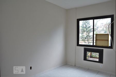 Apartamento à venda com 77m², 2 quartos e 1 vagaSuíte