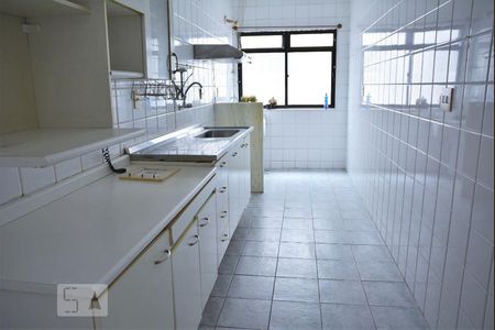 Apartamento à venda com 77m², 2 quartos e 1 vagaCozinha e Área de Serviço