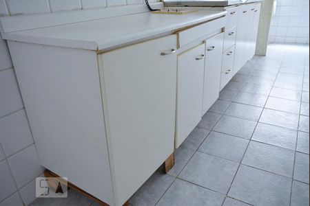 Apartamento à venda com 77m², 2 quartos e 1 vagaCozinha - Armários