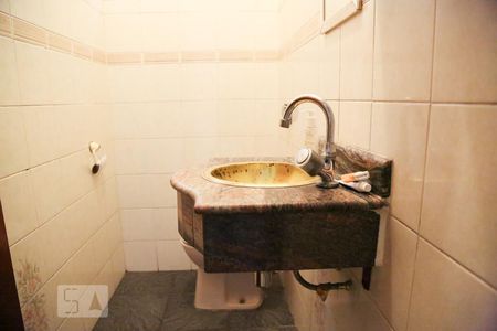 Casa à venda com 250m², 4 quartos e 1 vagaLavabo