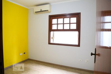 Quarto 2 de casa à venda com 4 quartos, 250m² em Cidade Vargas, São Paulo