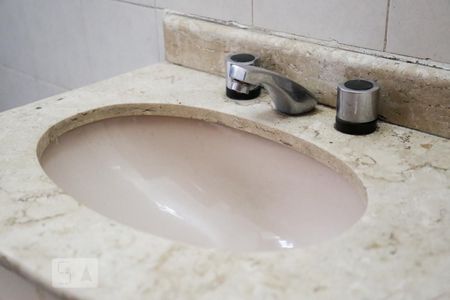 Casa à venda com 250m², 4 quartos e 1 vagaBanheiro 1