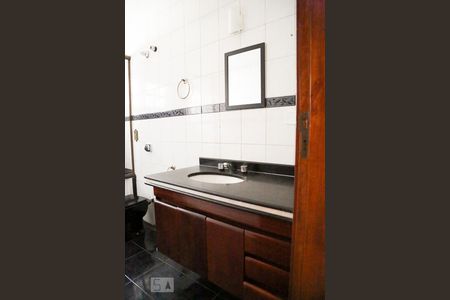 Casa à venda com 250m², 4 quartos e 1 vagaBanheiro da Suíte