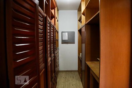 Casa à venda com 250m², 4 quartos e 1 vagaCloset da suíte