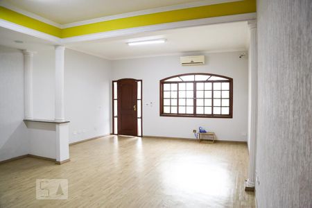 Sala de casa à venda com 4 quartos, 250m² em Cidade Vargas, São Paulo