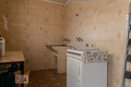 Casa à venda com 212m², 3 quartos e sem vagaÁrea de Serviço