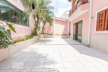 Casa à venda com 452m², 3 quartos e 6 vagasQuintal