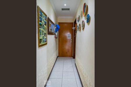 Apartamento à venda com 180m², 4 quartos e 2 vagas Apartamento à venda com 180m², 4 quartos e 2 vagasCorredor de entrada