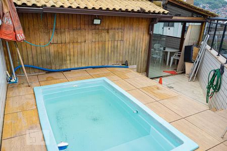 Apartamento à venda com 180m², 4 quartos e 2 vagas Apartamento à venda com 180m², 4 quartos e 2 vagasCobertura - Piscina