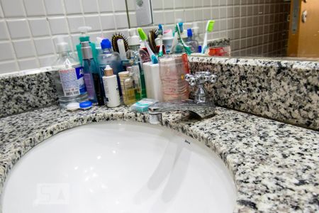 Apartamento para alugar com 55m², 2 quartos e 1 vaga Apartamento para alugar com 55m², 2 quartos e 1 vagaPia do Banheiro 01