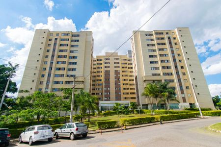 Apartamento para alugar com 55m², 2 quartos e 1 vaga Apartamento para alugar com 55m², 2 quartos e 1 vagaFachada