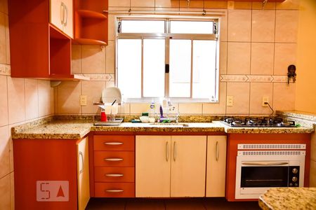 Casa à venda com 192m², 4 quartos e 2 vagasCozinha - Armários e Gabinete