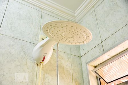 Casa à venda com 192m², 4 quartos e 2 vagasChuveiro