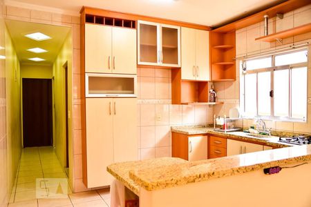 Casa à venda com 192m², 4 quartos e 2 vagasCozinha Vista Ampla