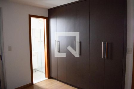 Apartamento à venda com 180m², 3 quartos e 3 vagasSuíte