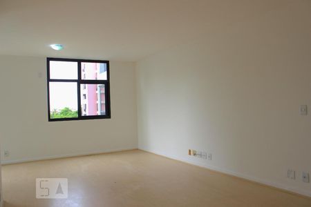 Sala de apartamento para alugar com 4 quartos, 139m² em Barra da Tijuca, Rio de Janeiro