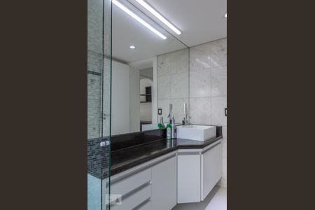 Apartamento para alugar com 300m², 3 quartos e 4 vagas Apartamento para alugar com 300m², 3 quartos e 4 vagasBanheiro da Suíte 3