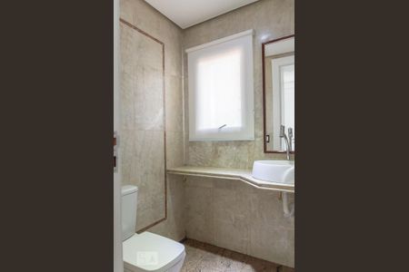 Apartamento para alugar com 300m², 3 quartos e 4 vagas Apartamento para alugar com 300m², 3 quartos e 4 vagasLavabo