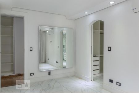 Apartamento para alugar com 300m², 3 quartos e 4 vagas Apartamento para alugar com 300m², 3 quartos e 4 vagasQuarto 2 - Suíte