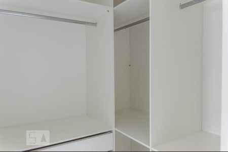 Apartamento para alugar com 300m², 3 quartos e 4 vagas Apartamento para alugar com 300m², 3 quartos e 4 vagasCloset da suíte 3