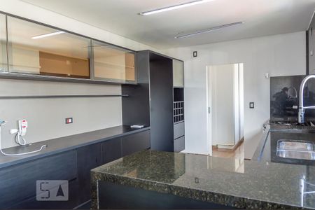 Apartamento para alugar com 300m², 3 quartos e 4 vagas Apartamento para alugar com 300m², 3 quartos e 4 vagasCozinha