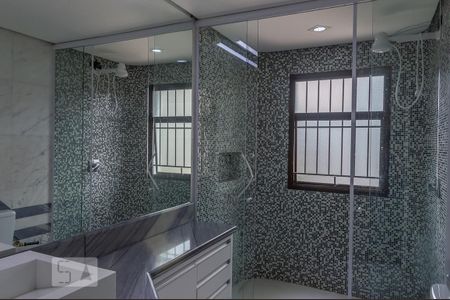 Apartamento para alugar com 300m², 3 quartos e 4 vagas Apartamento para alugar com 300m², 3 quartos e 4 vagasBanheiro da Suíte 2