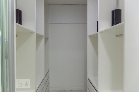Apartamento para alugar com 300m², 3 quartos e 4 vagas Apartamento para alugar com 300m², 3 quartos e 4 vagasCloset da suíte