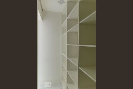 Apartamento para alugar com 300m², 3 quartos e 4 vagas Apartamento para alugar com 300m², 3 quartos e 4 vagasCloset da suíte