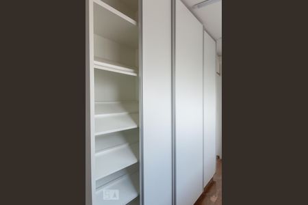 Apartamento para alugar com 300m², 3 quartos e 4 vagas Apartamento para alugar com 300m², 3 quartos e 4 vagasCozinha - Armários