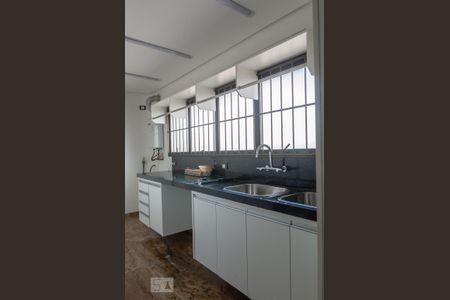 Apartamento para alugar com 300m², 3 quartos e 4 vagas Apartamento para alugar com 300m², 3 quartos e 4 vagasCozinha - Armários