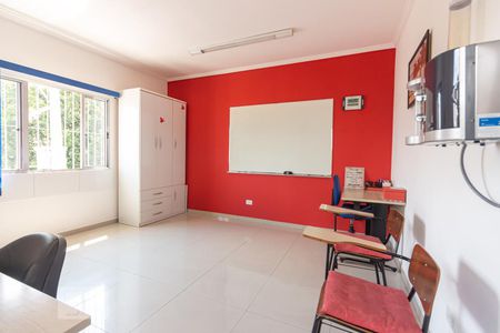 Casa para alugar com 260m², 4 quartos e 2 vagasEscritório