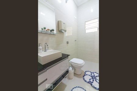 Casa para alugar com 260m², 4 quartos e 2 vagasBanheiro