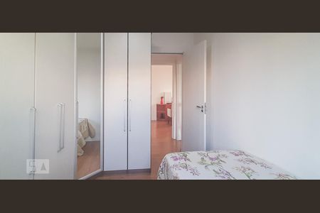 Dormitório de apartamento à venda com 3 quartos, 62m² em Rubem Berta, Porto Alegre