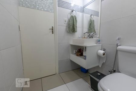 Banheiro de casa à venda com 2 quartos, 90m² em Vila Iorio, São Paulo