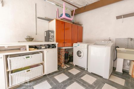 Lavanderia de casa à venda com 2 quartos, 90m² em Vila Iorio, São Paulo