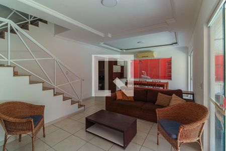 Sala de casa de condomínio à venda com 4 quartos, 180m² em Vargem Pequena, Rio de Janeiro