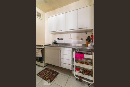 Cozinha de kitnet/studio para alugar com 1 quarto, 67m² em Alphaville, Barueri